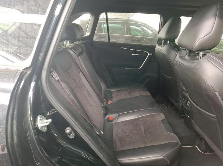 Toyota Rav4 2.5 Black Edition – AWD