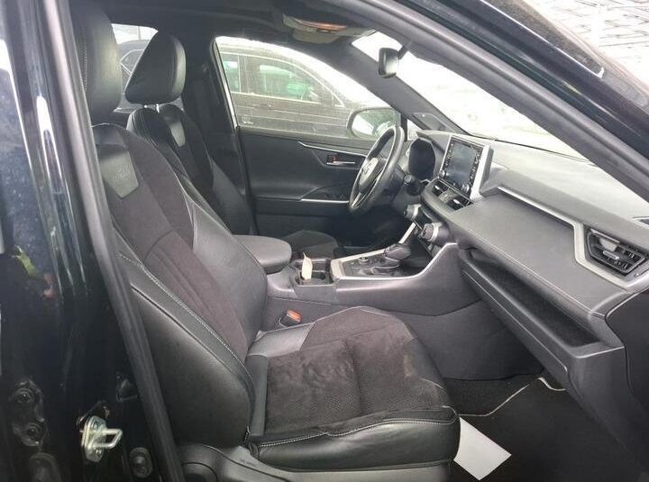 Toyota Rav4 2.5 Black Edition – AWD